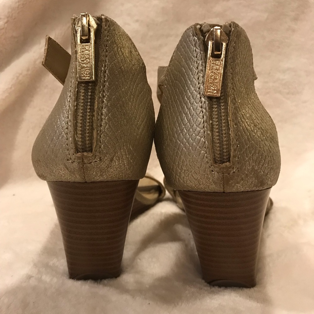 Reaction Kenneth Cole Sandals - Picture 3 of 5